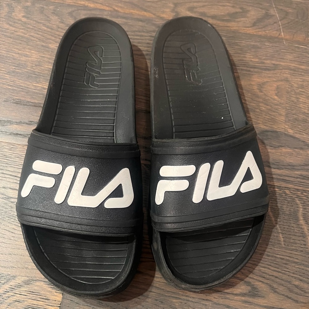 FILA Black Slides Mens 9/Women’s 10